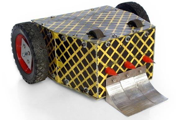 Competitor "DiamondBack" at BattleBots 3.0