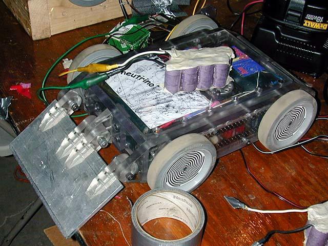 Competitor "Neutrino" at BotBash 2001