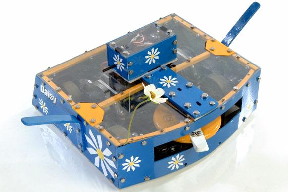 Competitor "Daisy" at BattleBots 4.0