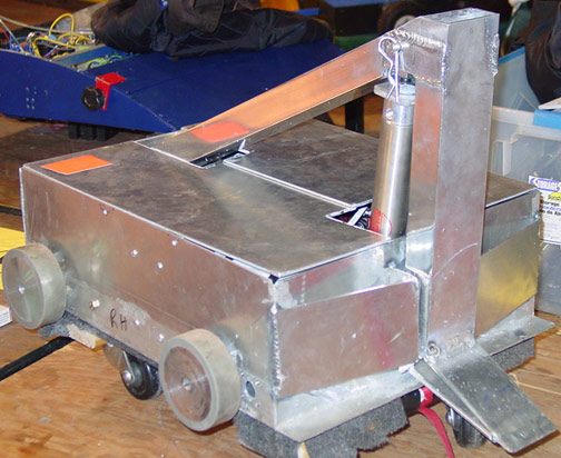 Competitor "Mini Mer" at BattleBots 5.0