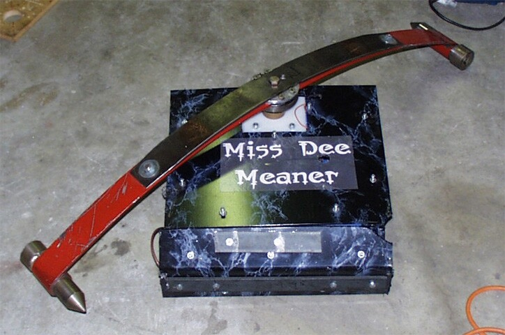 Competitor "Miss Dee Meaner" at BattleBots 5.0