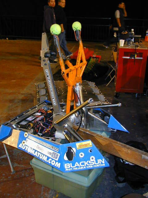 Competitor "Complete Control" at BattleBots 5.0