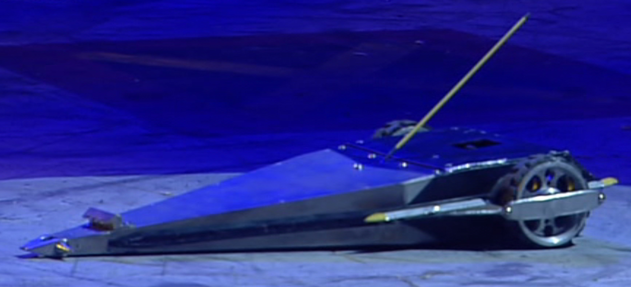 Competitor "Micro Mute" at Robot Wars Extreme 2