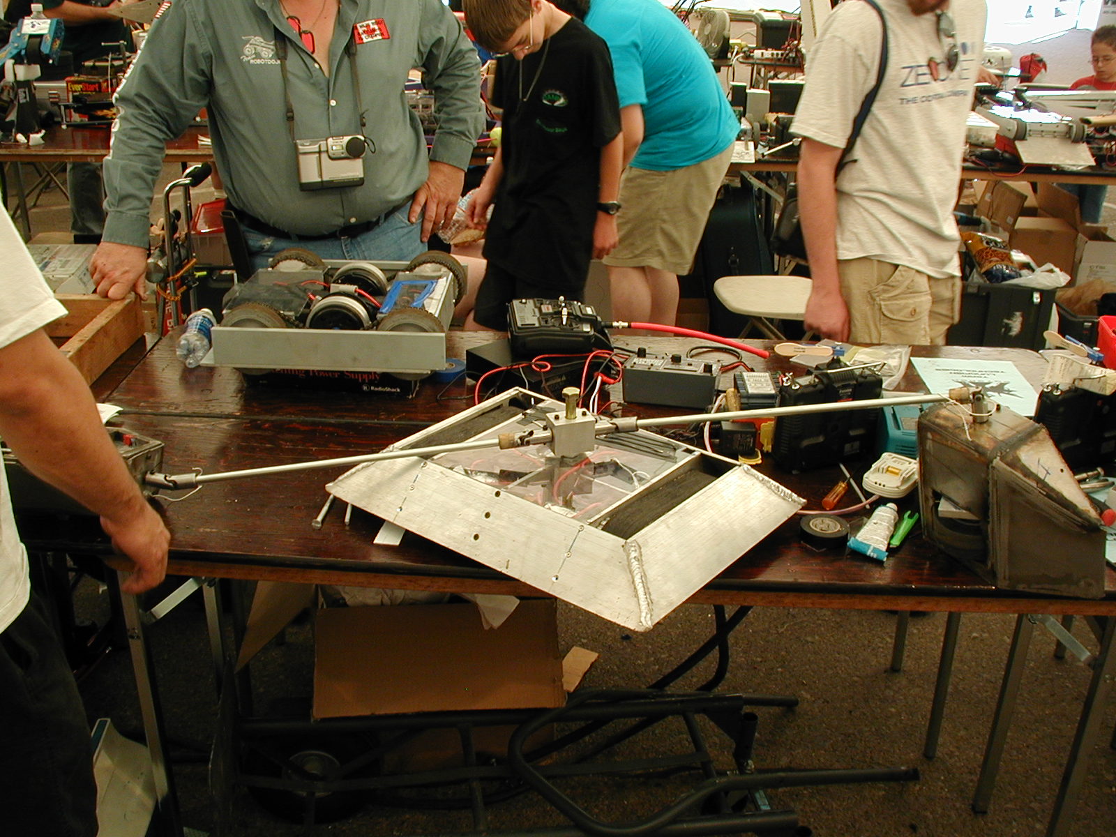 Competitor "Binary Finery" at BotBash 2002