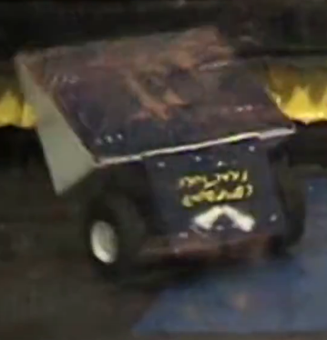 Competitor "Compound Fracture" at BattleBots IQ 2005