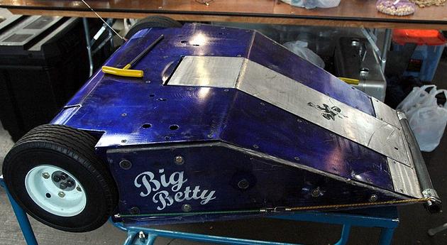 Competitor "Big Betty" at 2005 RFL Nationals & Combots Cup I