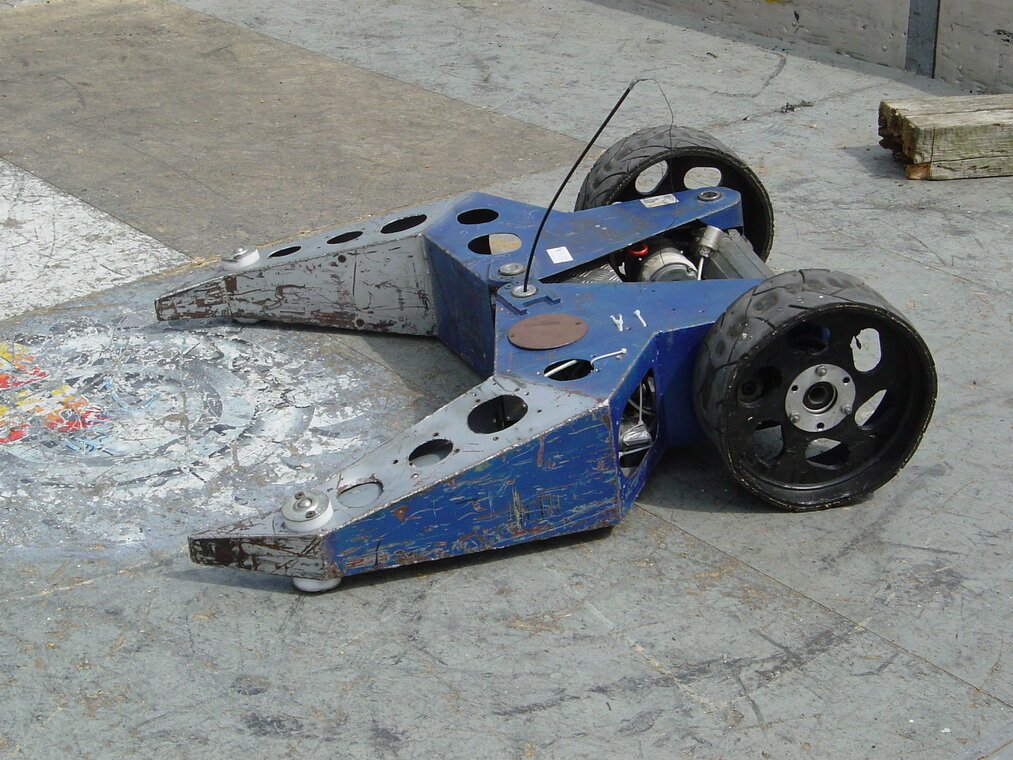 Competitor "Tough as Nails" at Robot Roadshow Worthing 2003