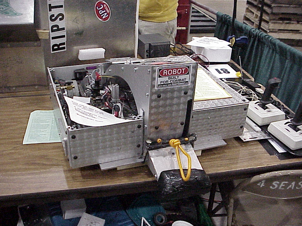 Competitor "Unknown IQ04 Robot #12" at BattleBots IQ 2004