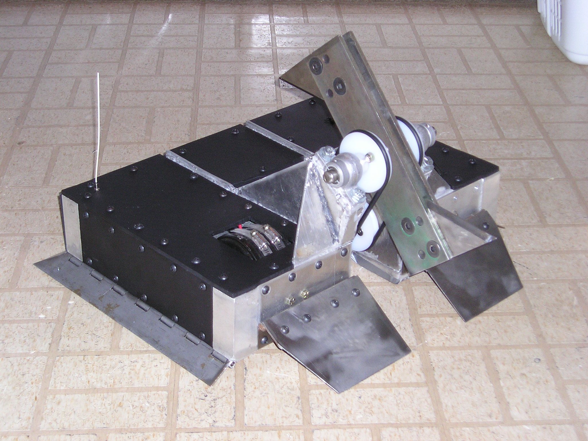 Competitor "Sparky v3.0" at RoboGames 2005