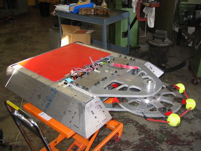 Competitor "Full Smash" at Robogames 2006