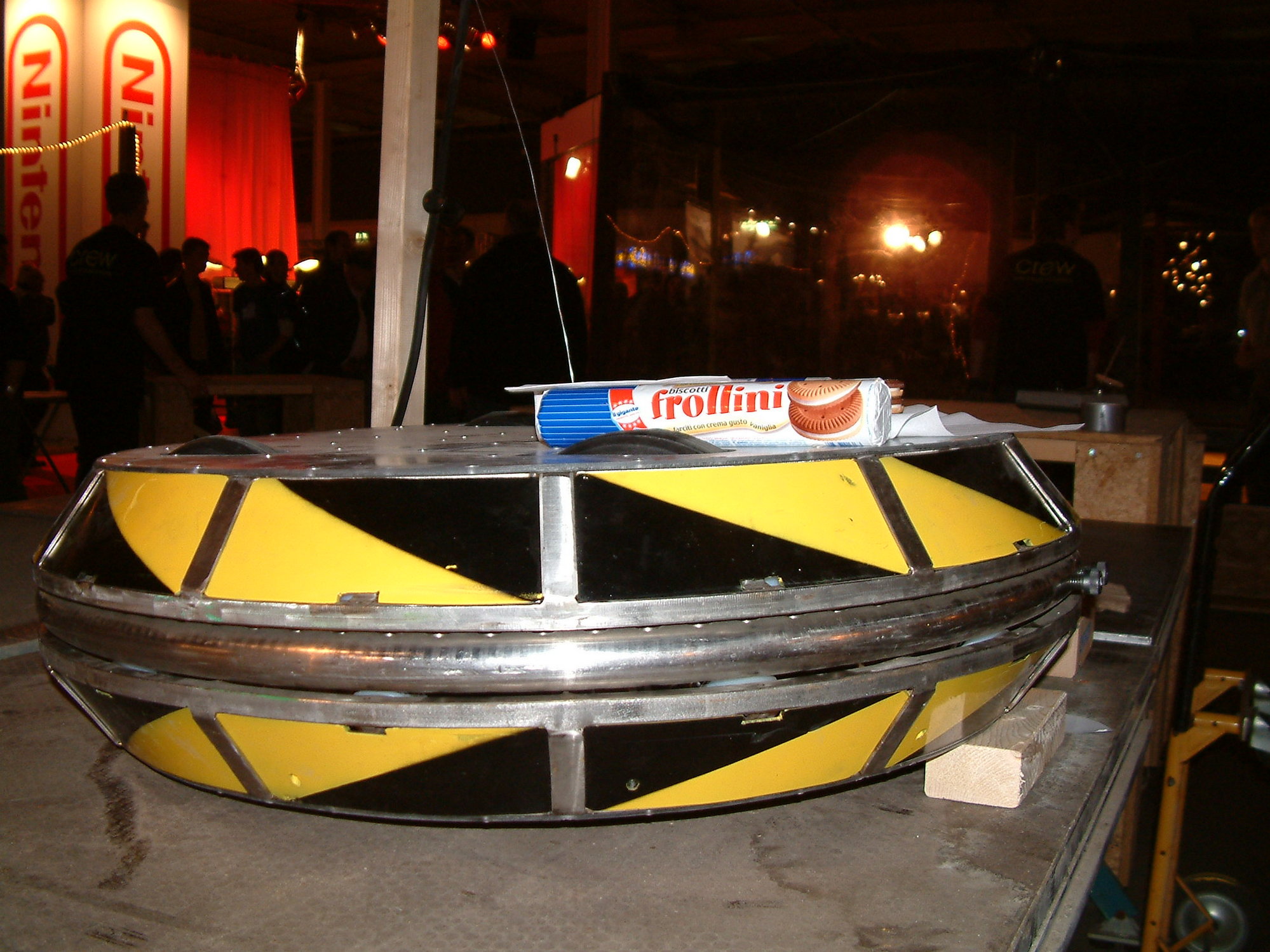 Competitor "Frollino" at Dutch Robot Games III @ GamExpo 2005