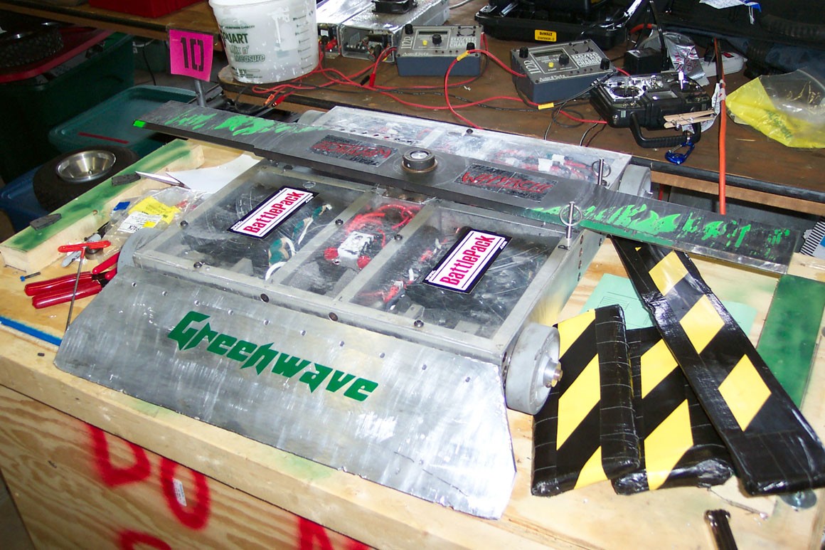 Competitor "Green Wave" at BattleBots IQ 2005