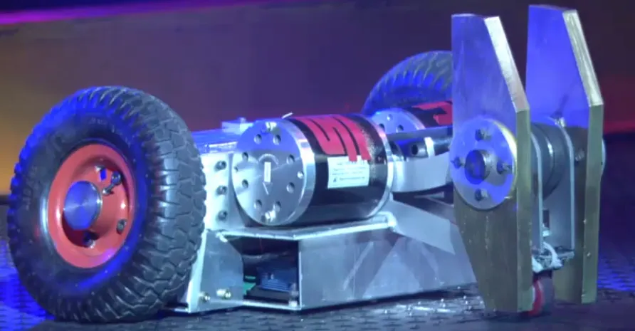 Competitor "쌍칼" at EBS Robot Power (2010 Combat Specials)