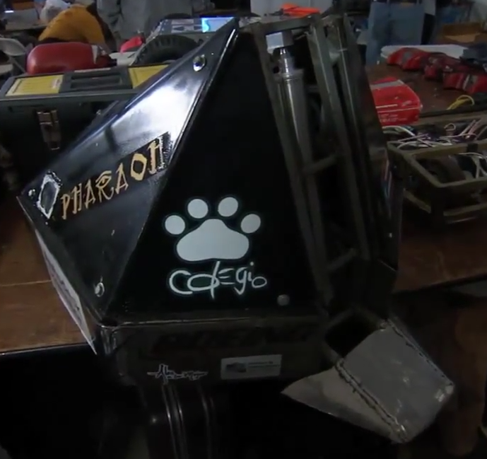 Competitor "Pharaoh" at BattleBots 2009