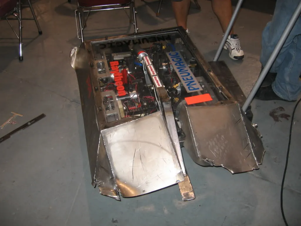 Competitor "Pneumagic" at BattleBots IQ 2006