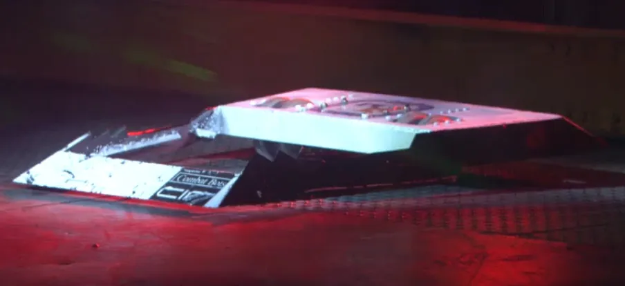 Competitor "흰두루" at EBS Robot Power (2009)