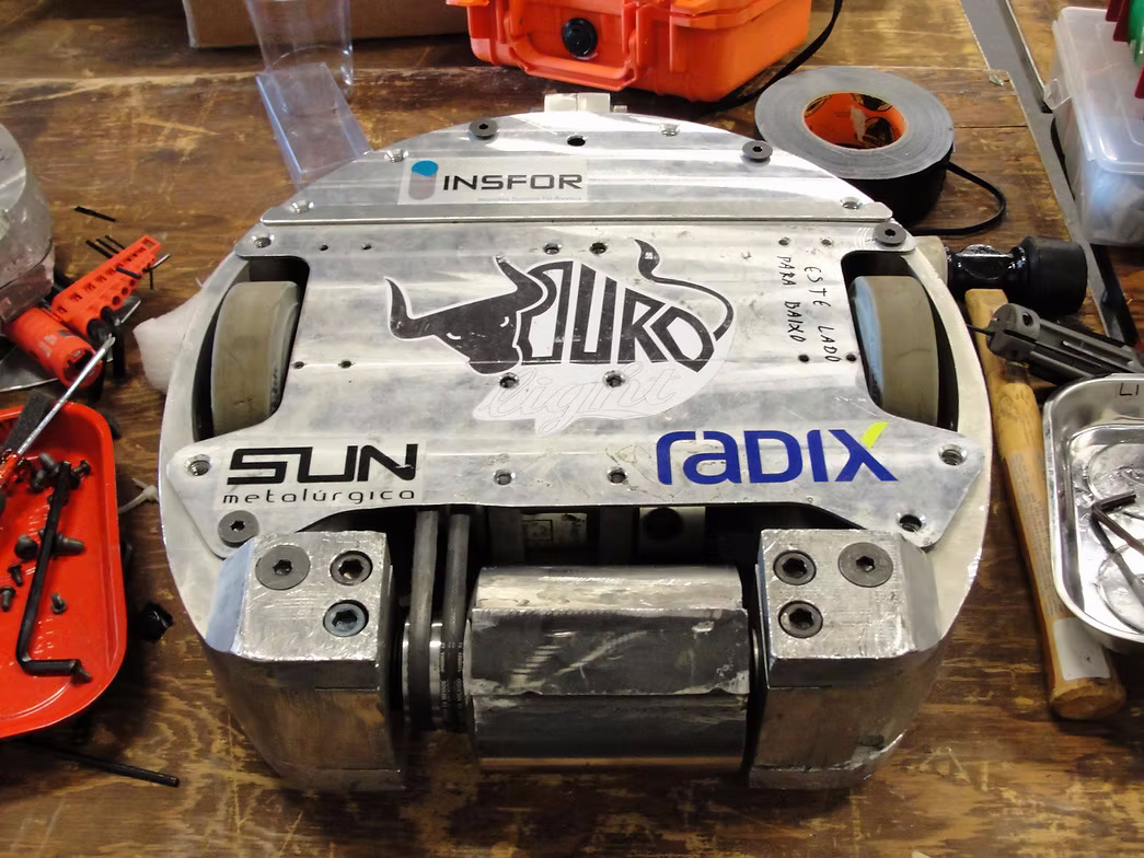 Competitor "Touro Light" at RoboGames 2010