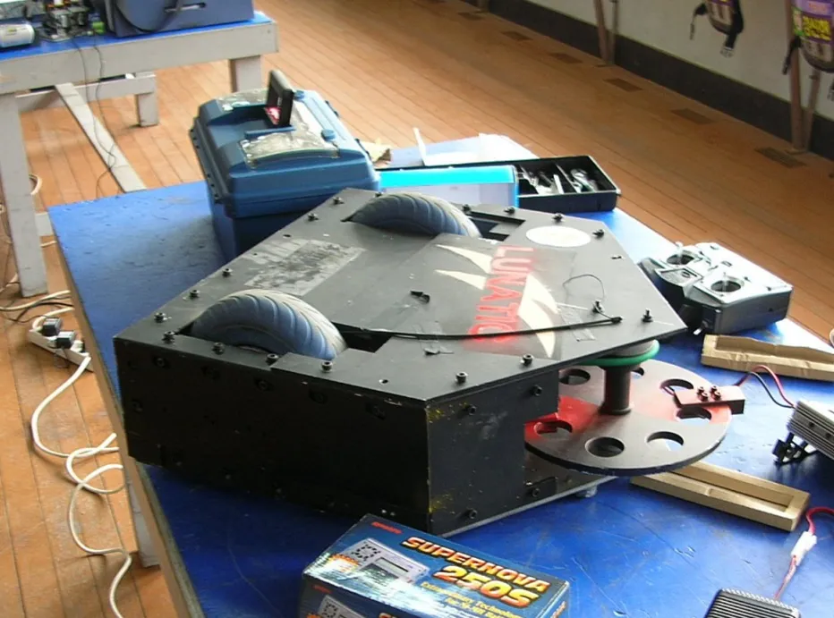 Competitor "루나틱" at EBS Robot Power (2007)